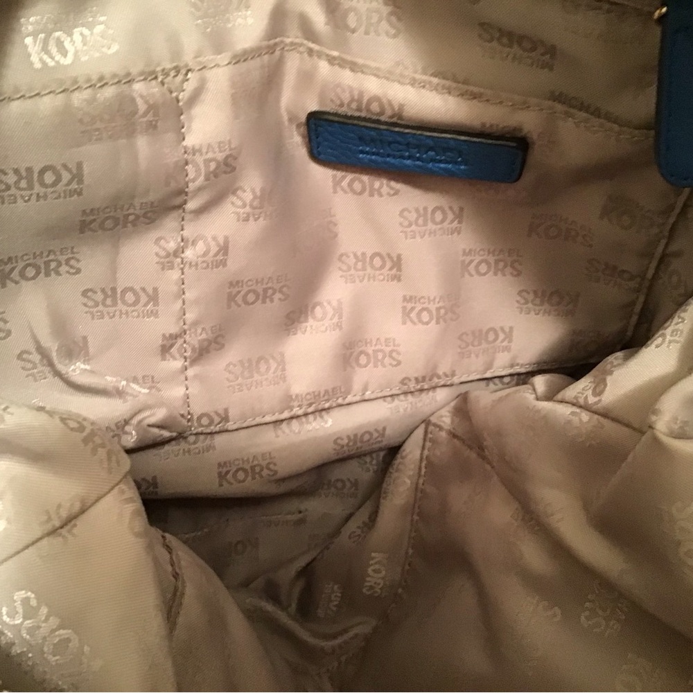 2 PCs Michael Kors Blue Leather Shoulder Bag/Matching Wallet - Picture 7 of 11